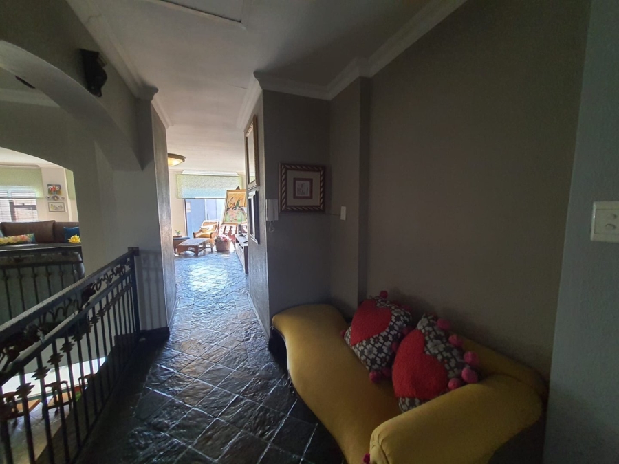 5 Bedroom Property for Sale in Vaalpark Free State